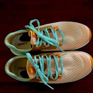 Olikai woman’s sneakers